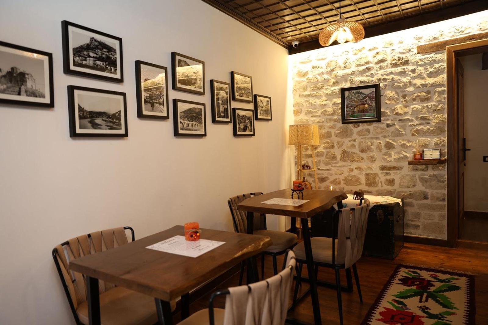 Ador Boutique Hotel Berat Exterior photo