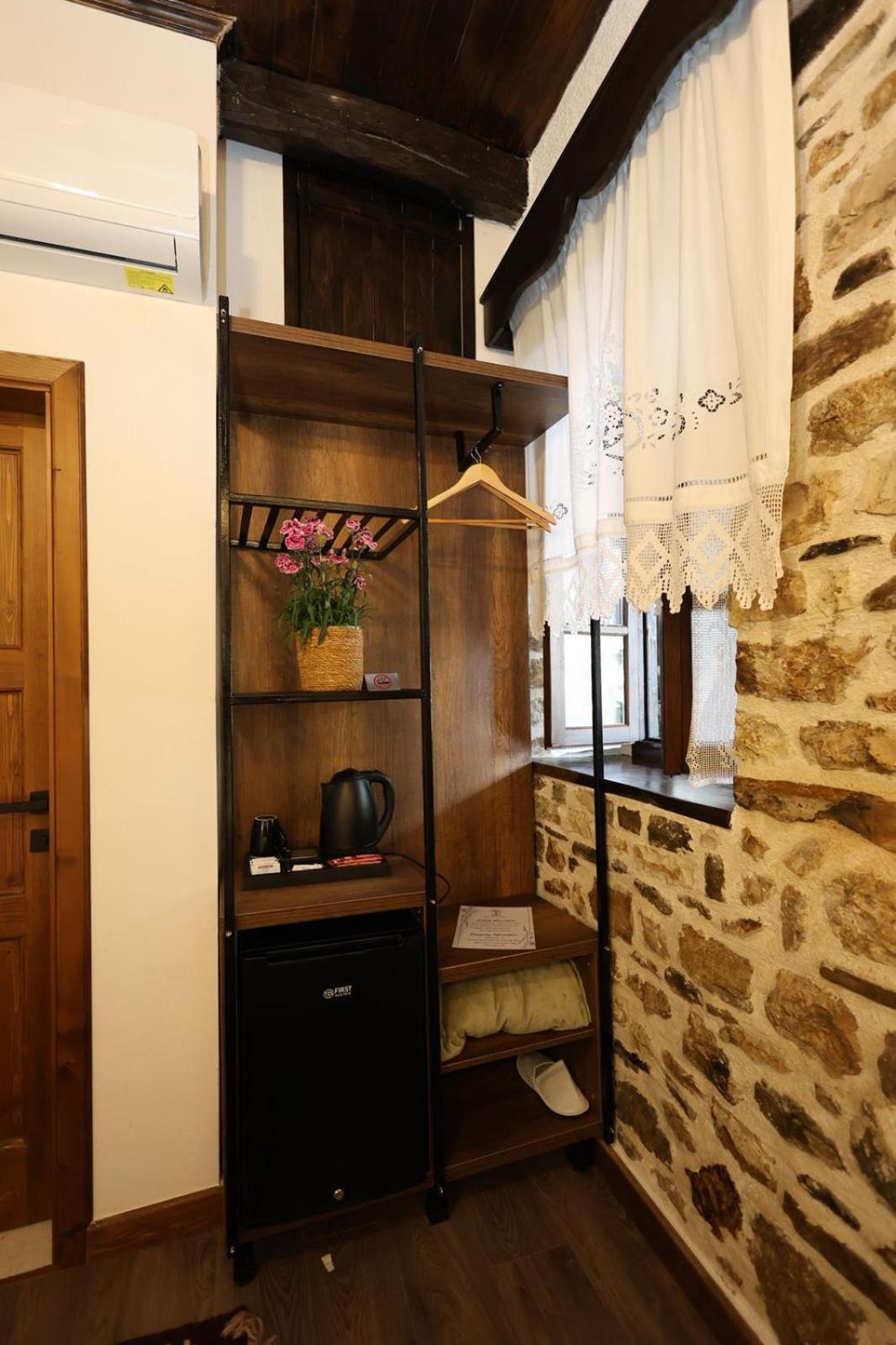 Ador Boutique Hotel Berat Exterior photo