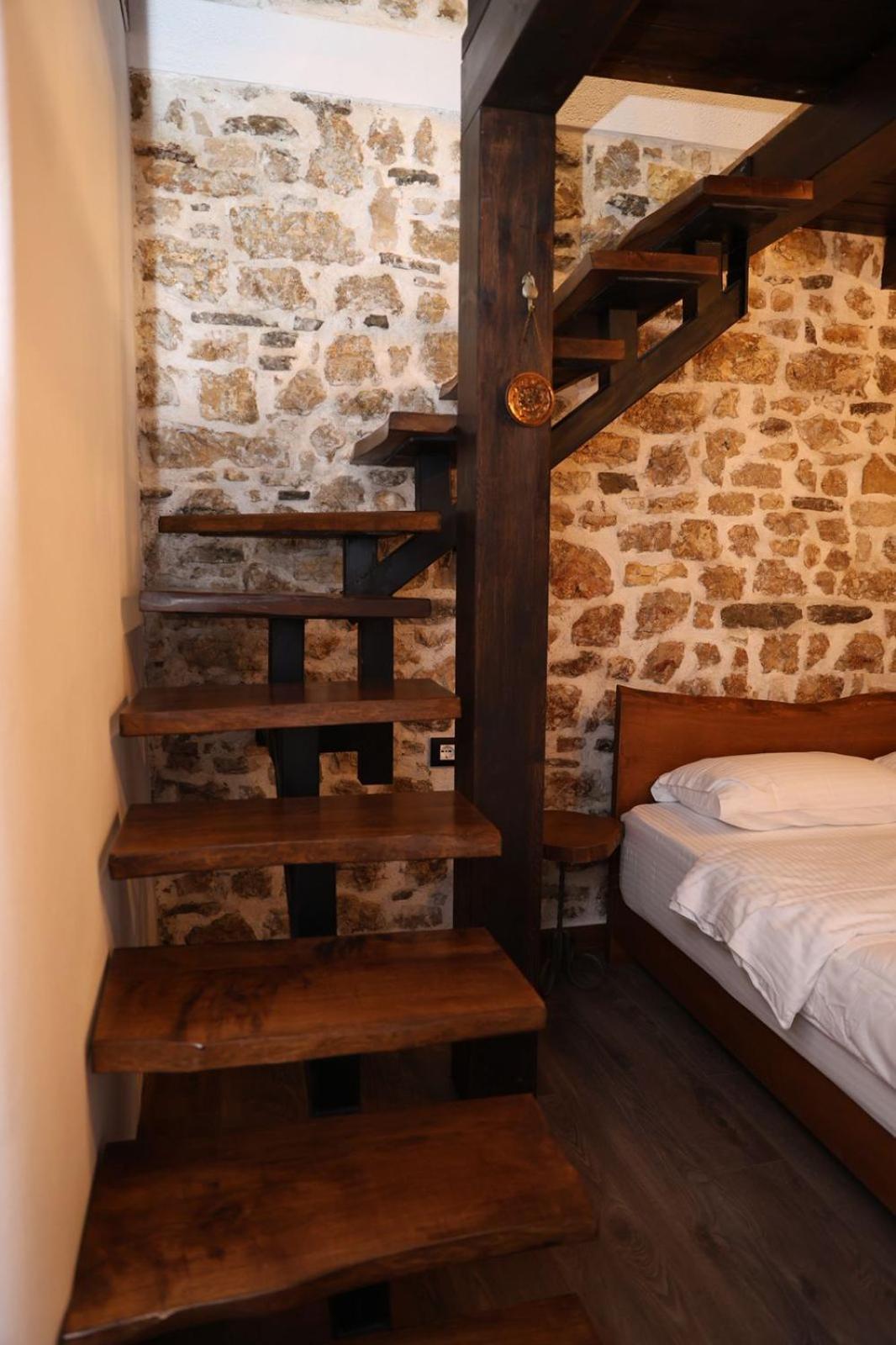 Ador Boutique Hotel Berat Exterior photo