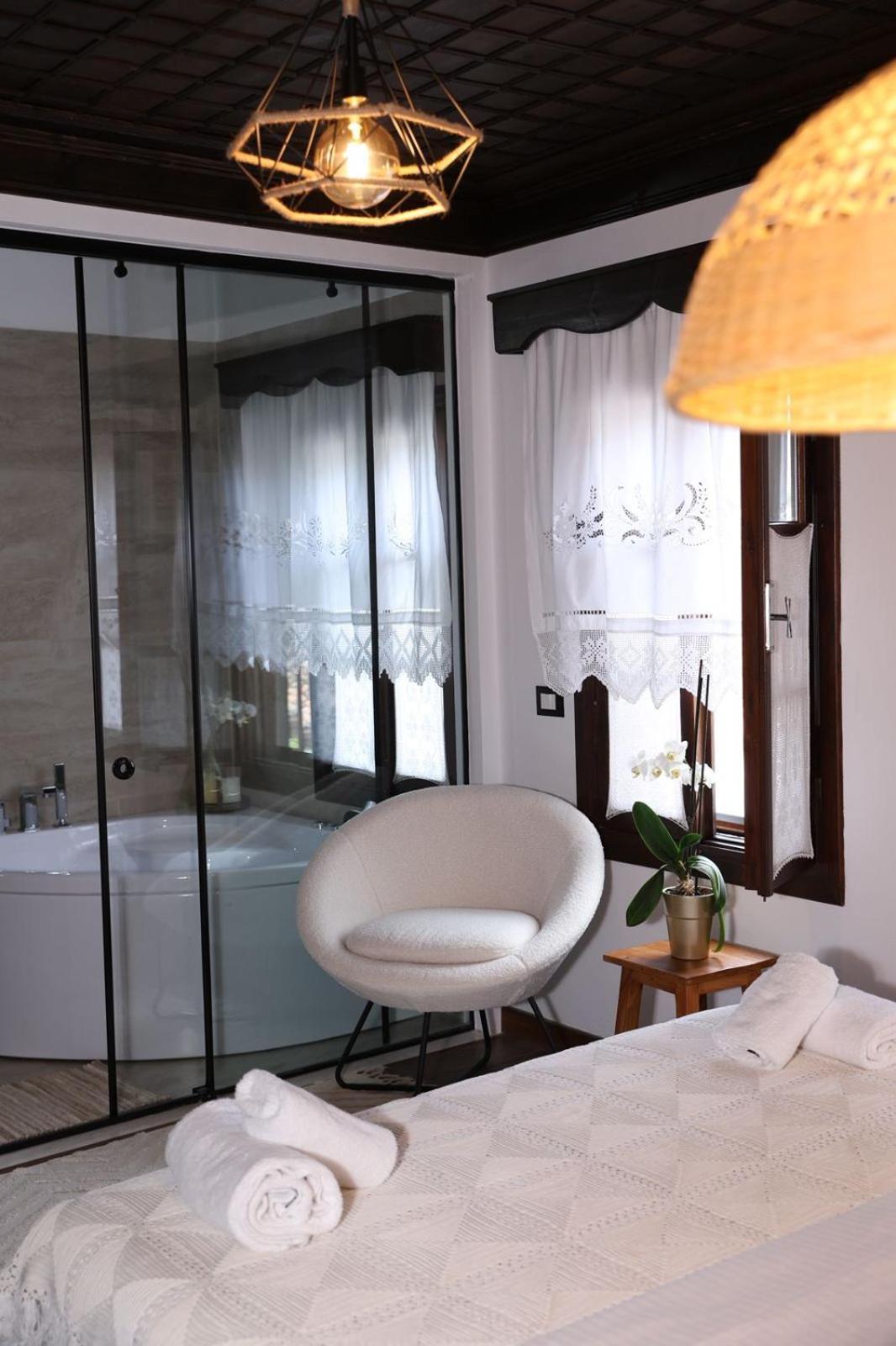 Ador Boutique Hotel Berat Exterior photo