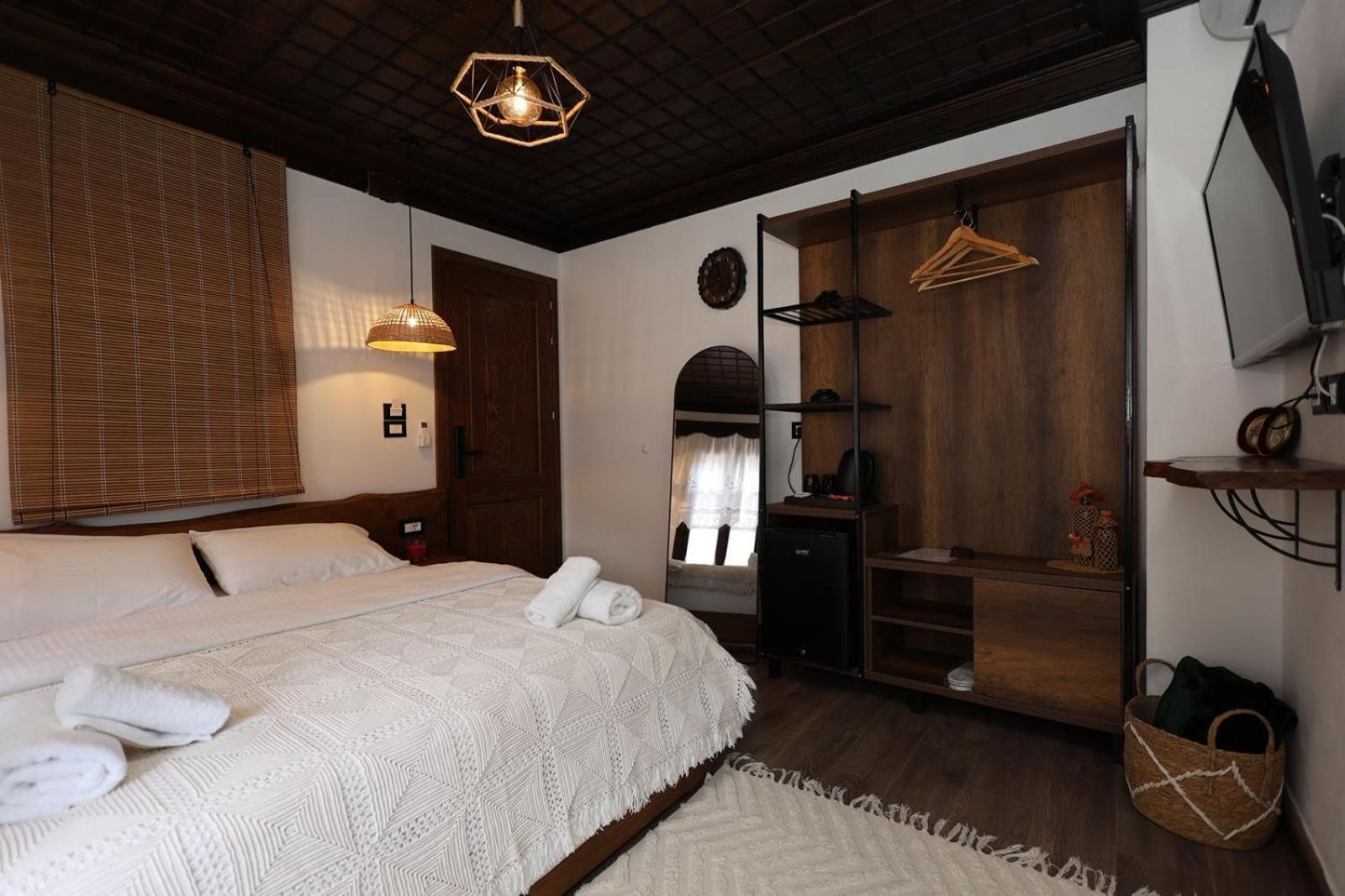 Ador Boutique Hotel Berat Exterior photo