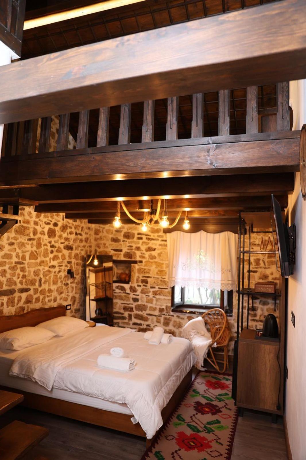 Ador Boutique Hotel Berat Exterior photo