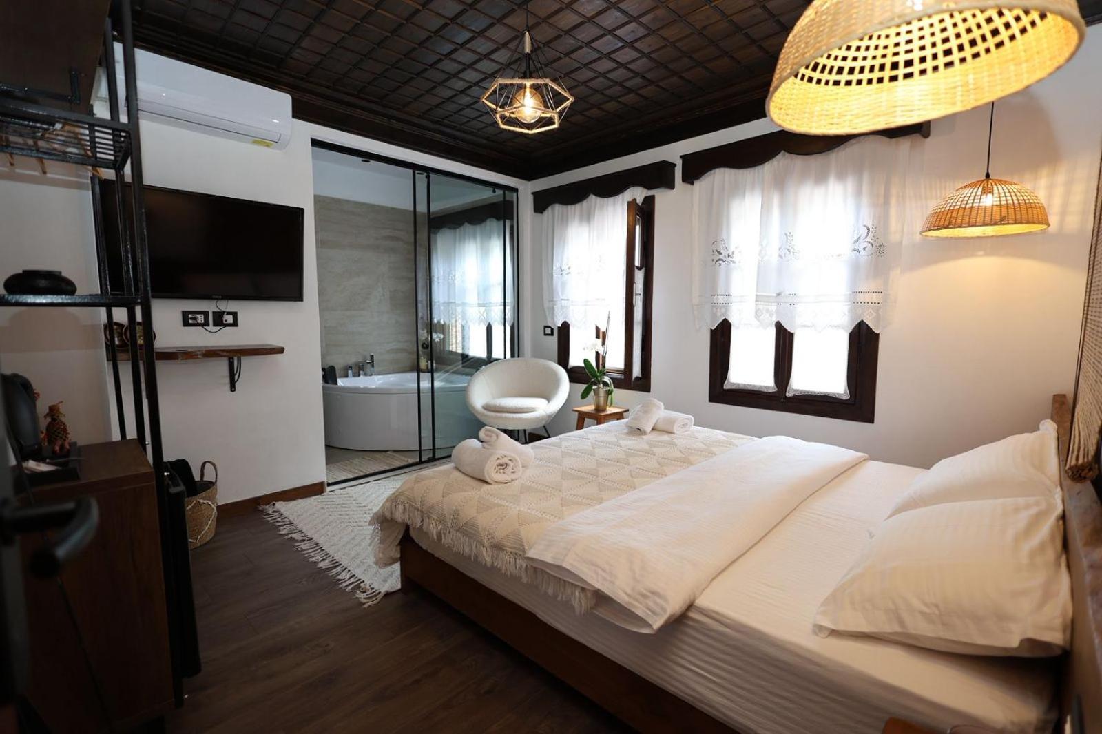 Ador Boutique Hotel Berat Exterior photo